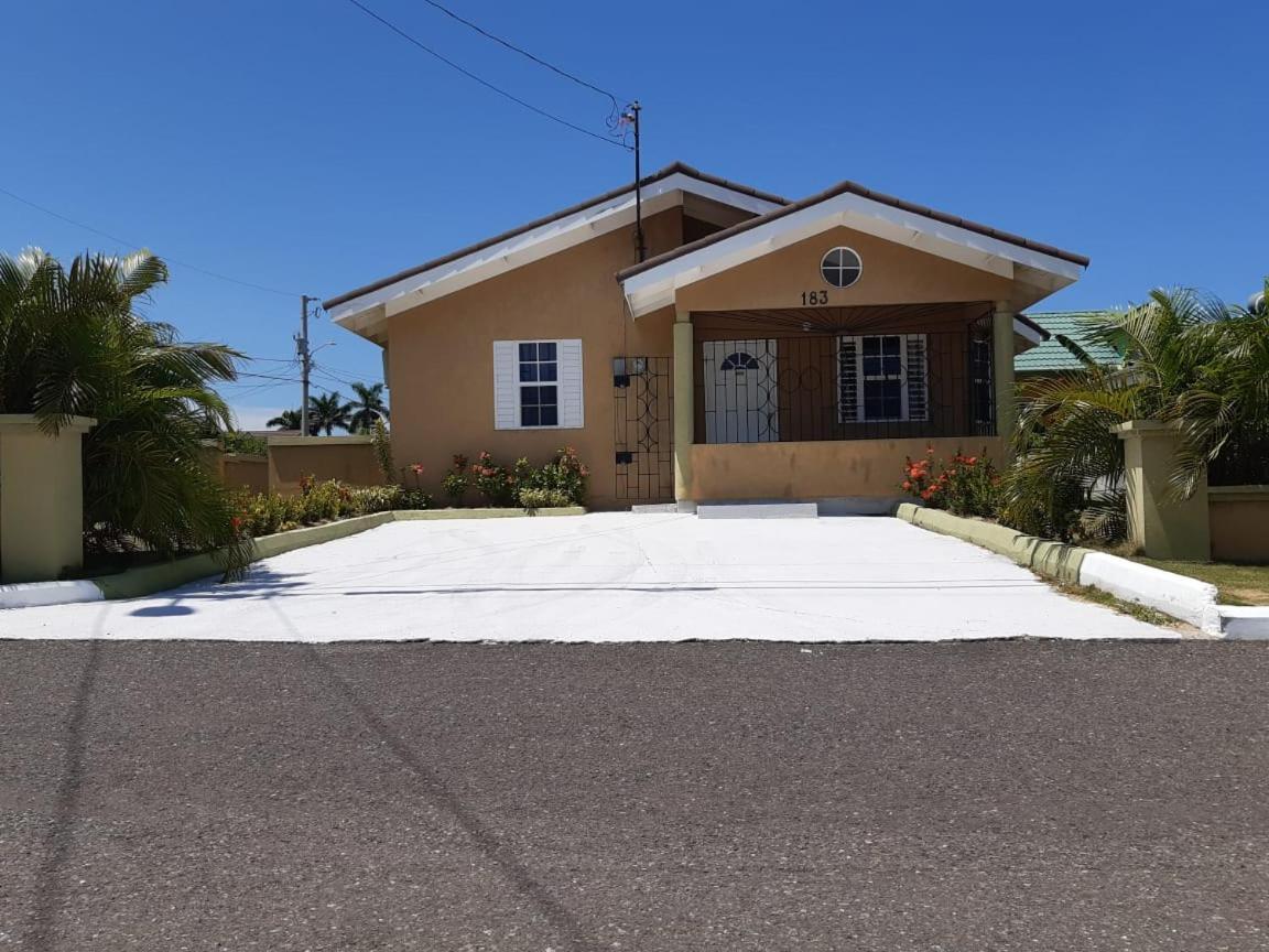 Bing'S Home Away From Home โอโชรีโอส ภายนอก รูปภาพ